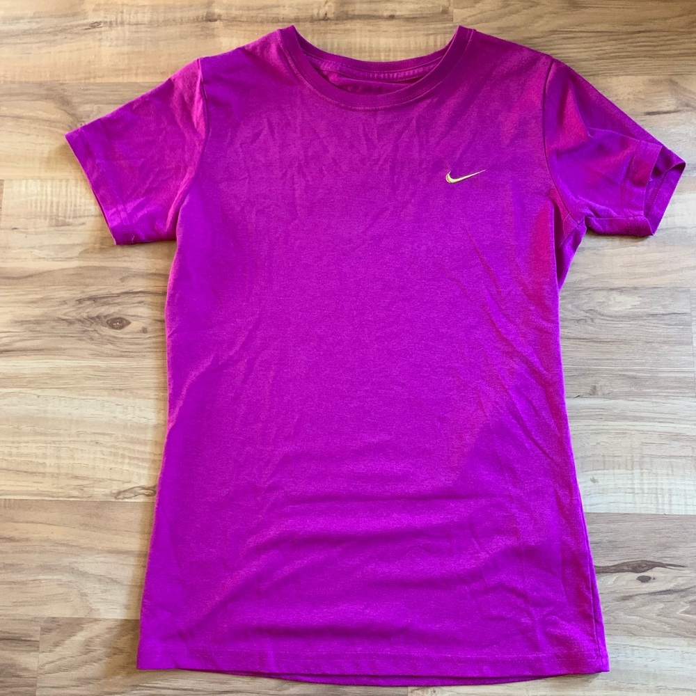 Nike workout tee
